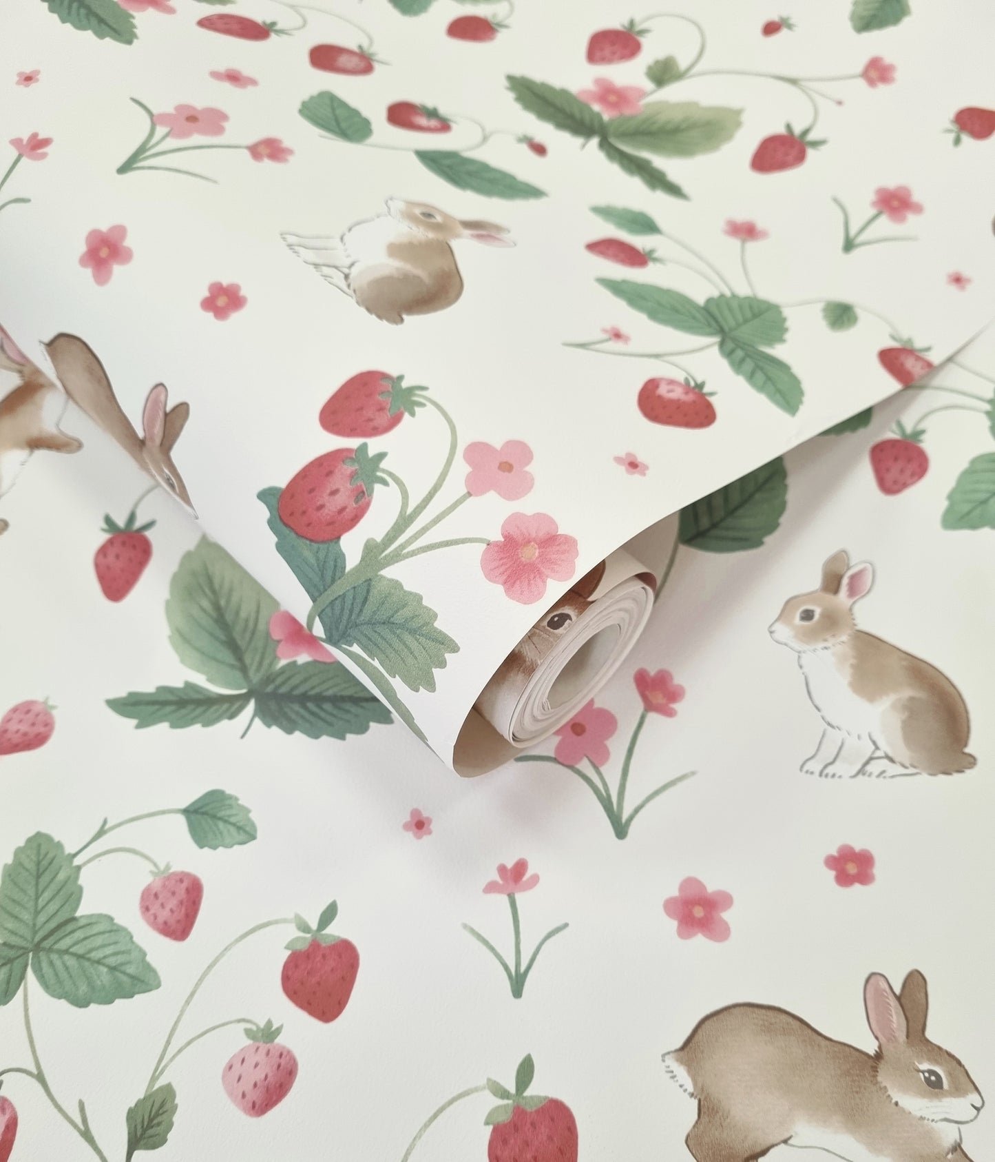Bunnies & Berries Cream / Multi