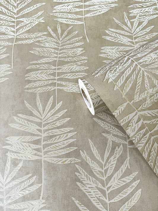 Tumbling Leaf Cream / Pale Gold on beige