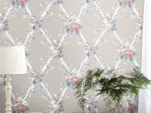 Elwyn Dove Grey Wallpaper is a beautiful leaf trellis design with intertwined leaf stems, this intricate style has a charming country feel.
